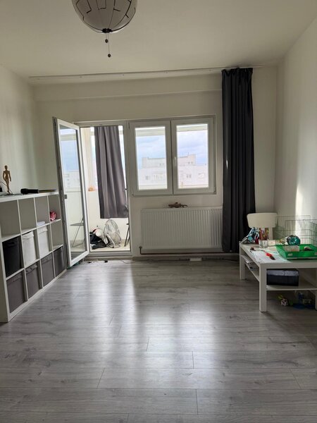 Campia Libertatii, Piata Muncii, langa scoala 75,